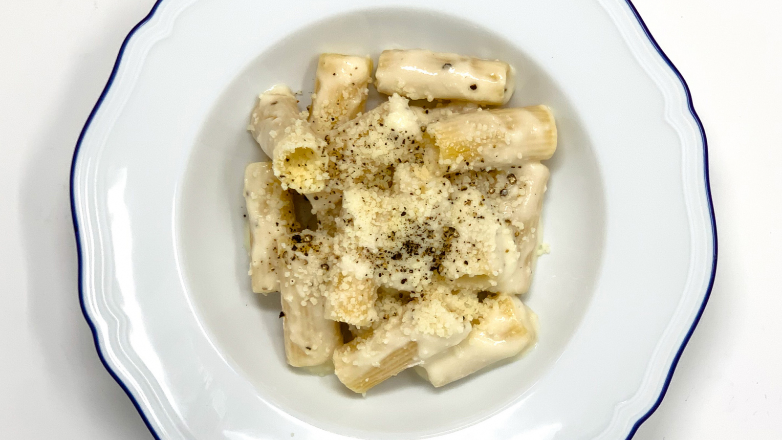 RIGATONI CACIO E PEPE