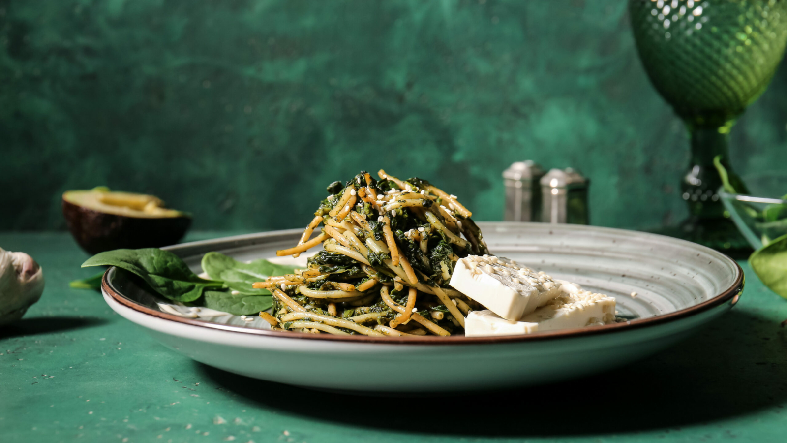 SPAGHETTI CON SPINACI E PRIMO SALE