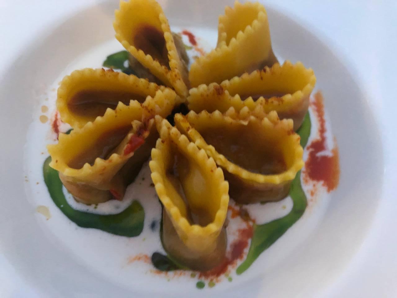 RAVIOLO, POMODORINO CONFIT E STRACCIATELLA - di Giuseppe Lisciotto